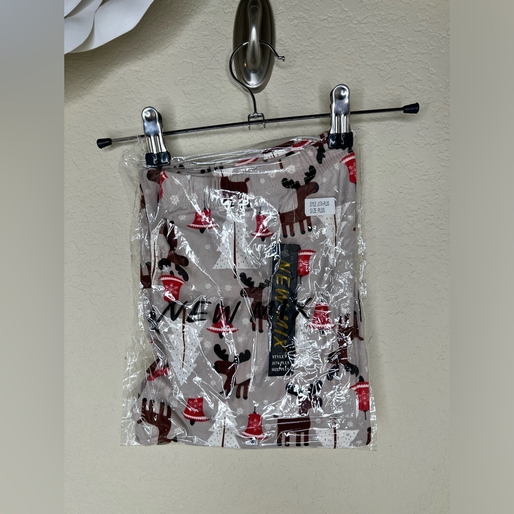 New Mix Christmas Winter Mix Leggings with Snowflakes, Tree & Bells Size XL
